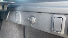 Land Rover Range Rover Velar 3.0 D300 MHEV R-Dynamic SE 5dr Auto Diesel Estate